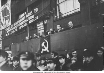 Kundgebung der KPD vor dem Karl-Liebknecht-Haus in Berlin, 25. Januar 1933