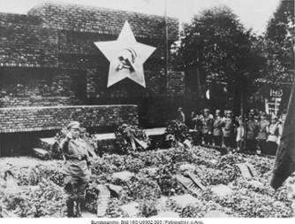 Rede Ernst Thälmanns bei der Einweihung der Gedenkstätte in Berlin-Friedrichsfelde, 13. Juni 1926