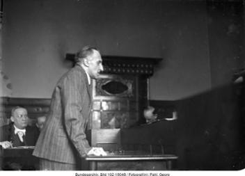 Ossietzky als Zeuge im Prozess gegen Dr. Kurt Wannow vor dem Schöffengericht Berlin-Moabit, 7. März 1938 