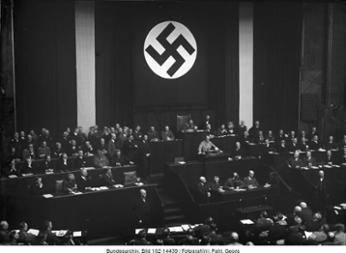 Adolf Hitler spricht im Reichstag zum Ermächtigungsgesetz, 23. März 1933 