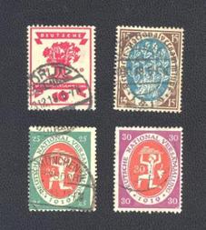V.l.n.r.: 10 (Pfg.) Baum (H.Frank, Mi.-Nr.107), 15 (Pfg.) Baumtriebe (E.Böhm, Mi.-Nr.108), 25 und 30 (Pfg.) Maurer (G.A. Matthey, Mi.-Nr. 109 u. 110).