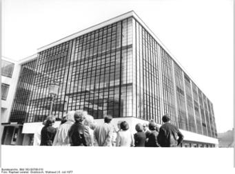 Originalbildtitel des Allgemeinen Deutschen Nachrichtendienstes: "Zum 50. Jahrestag der Eröffnung des Bauhauses in Dessau am 4.12.1976 wurde das weltbekannte Gebäude originalgetreu rekonstruiert.", 6. Juli 1977