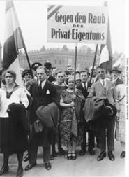 Die Gegner des Volksentscheids schürten die Angst vor einem Zusammenbruch und dem ‚Schreckgespenst‘ des Kommunismus.