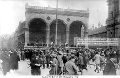 Der Münchener Odeonsplatz, 9. November 1923