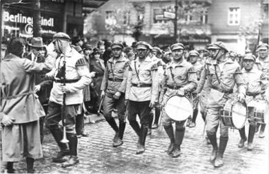 Aufmarsch beim Ersten Reichstreffen des Roten Frontkämpferbundes, 1925